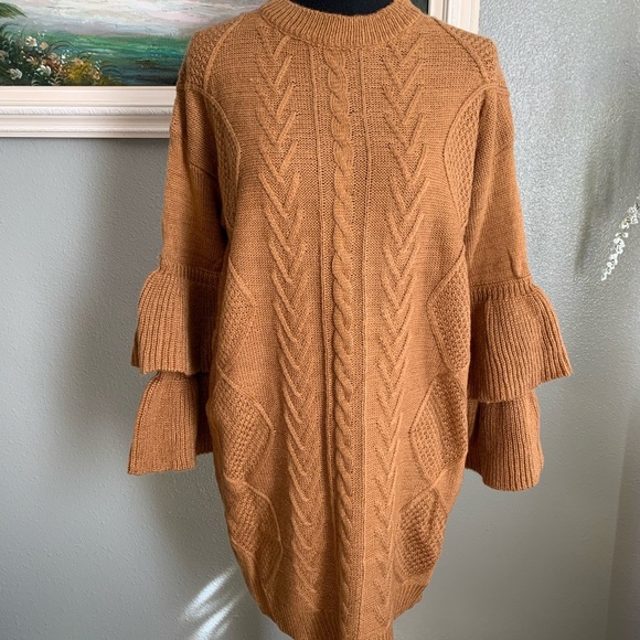 Main Strip Women’s Layered Sleeve Sweater Dress Size Small - Picture 17 of 17
